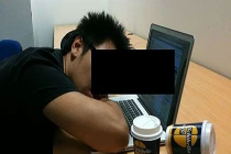 Fan nam gục chết trước tivi vì thức đêm xem World Cup