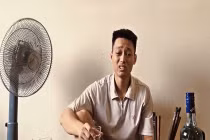 Thói ép uống bia rượu vào clip nhạc chế hài hước