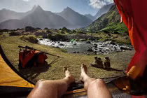 Phượt thủ “nghiện” leo núi cao, ngủ lều chụp ảnh tự sướng