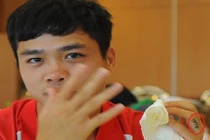 Fan tò mò về hình xăm bí ẩn trên tay Công Phượng