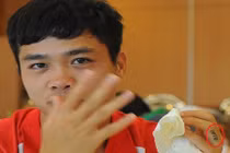 Fan tò mò về hình xăm bí ẩn trên tay Công Phượng