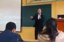 SV ngân hàng mê tít thầy giáo hát hit của Sơn Tùng