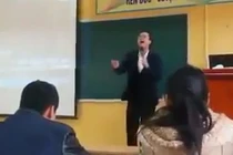 SV ngân hàng mê tít thầy giáo hát hit của Sơn Tùng