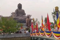 Khánh thành tượng Phật bằng đồng nguyên khối lớn nhất châu Á