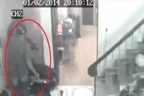 Siêu trộm rải tiền dụ chủ nhà để chôm xe SH
