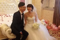 Chàng trai gây sốc vì cưới... mẹ của bạn thân 