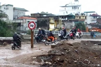 Con đường tử thần giữa lòng Hà Nội