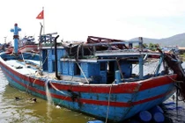 Cứu 14 ngư dân trên tàu cá cháy gần Côn Đảo