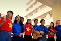 Giới trẻ rạng rỡ trong khúc hát “Đi với mặt trời“