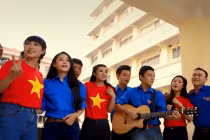 Giới trẻ rạng rỡ trong khúc hát “Đi với mặt trời“