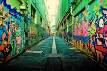 Bạn trẻ tự do sáng tạo nghệ thuật trên khu phố Graffiti