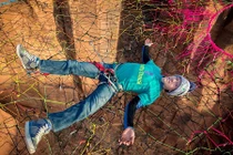 Rùng mình xem dân phượt treo thân trên độ cao trăm mét