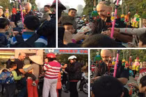 Ông Tây đẹp trai bán hàng rong làm dân mạng phát sốt