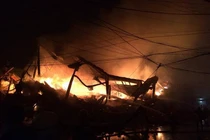 Hai đối tượng dùng hung khí đe dọa, giữ người trái luật