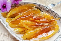 Mứt xoài dẻo chua chua ngọt ngọt mời khách ngày Tết