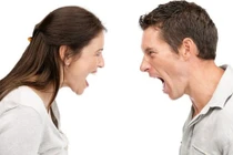 Ghen tuông mù quáng – trút giận lên con cái