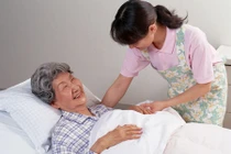 Những sai lầm cơ bản về dinh dưỡng khi chăm sóc người ốm