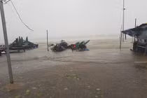 Mưa to khắp nơi, đề phòng lũ quét sau bão số 10 