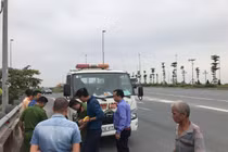 Xe cứu hộ đâm chết hai phụ nữ đang đi tập thể dục