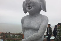 Vườn tượng “khỏa thân” ở Hải Phòng, dư luận dậy sóng vì hình ảnh phản cảm