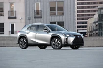 Lexus UX 2019 ra mắt, đối đầu BMX X2, Audi Q3