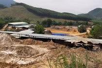 Hình ảnh điêu tàn ở thủ phủ vàng Bồng Miêu