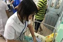 Xót thương bé gái sơ sinh bị mẹ bỏ rơi ở bệnh viện Thanh Nhàn