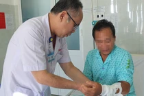 13 tiếng tái tạo ‘bản lĩnh đàn ông’ cho bệnh nhân