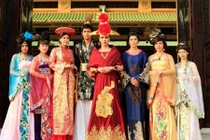 Kenny Sang chảnh chọe trong MV hóa thân Võ Tắc Thiên