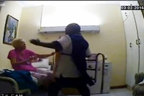 Điều dưỡng viên to con đấm dã man cụ bà 84 tuổi