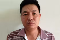 Thanh tra kho bạc đánh vợ vỡ tim trầm uất trong trại giam