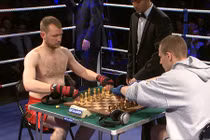 Kỳ lạ môn thể thao vừa đánh cờ vừa đánh nhau