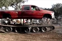 Xe tăng tự chế kỳ dị nhất thế giới