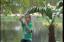 Bé gái biến thành hotgirl sau khi uống nước tăng lực