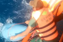 Vớt được khung kính buồng lái tiêm kích Su-22 gặp nạn