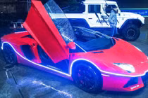 Lamborghini Aventador độ đèn led nổi bật đón Giáng sinh
