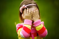 Bé 7 tuổi vẫn tè dầm, đi khám phát hiện nguyên nhân sốc