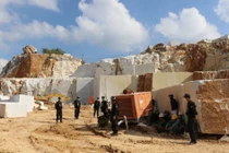 Khai thác khoáng sản trái phép ở Nghệ An: "Chính quyền không thể vô can"