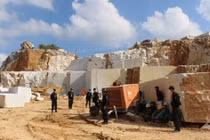 Khai thác khoáng sản trái phép ở Nghệ An: "Chính quyền không thể vô can"