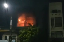 Cửa hàng tạp hóa bốc cháy dữ dội, nữ sinh lớp 9 tử vong