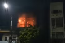 Cửa hàng tạp hóa bốc cháy dữ dội, nữ sinh lớp 9 tử vong