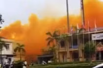 Phát hoảng đám khói vàng nghệ lớn bao phủ một phần KCN Phúc Điền