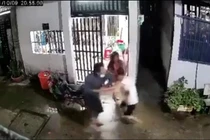 Video: Người dân vây bắt kẻ giết 2 mạng người ở TP.HCM