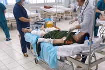 4 công an bị thương khi cưỡng chế nhà: Người dân chống đối bằng gas, xăng