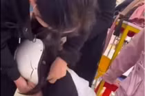 Chủ shop cắt tóc thiếu nữ, quay clip vì nghi ăn trộm: Phạm tội làm nhục?