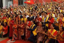 Câu lạc bộ Tình người: Cán bộ, doanh nhân cũng u mê, vì sao?