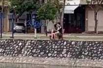 Hải Dương: Đôi tình nhân “hôn nhau” cùng hàng loạt người ra đường bị xử phạt 
