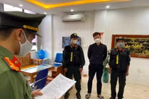 Tham ô ở sân bay Phú Bài: Bắt hai giám đốc taxi Vàng và Thành Công