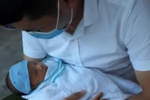 Thái Bình: Bé sơ sinh bị bỏ rơi cùng tâm thư của người thân