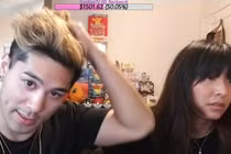 Streamer bị cấm sóng vì tát bạn gái khi livestream